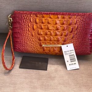 Brahmin wristlet
